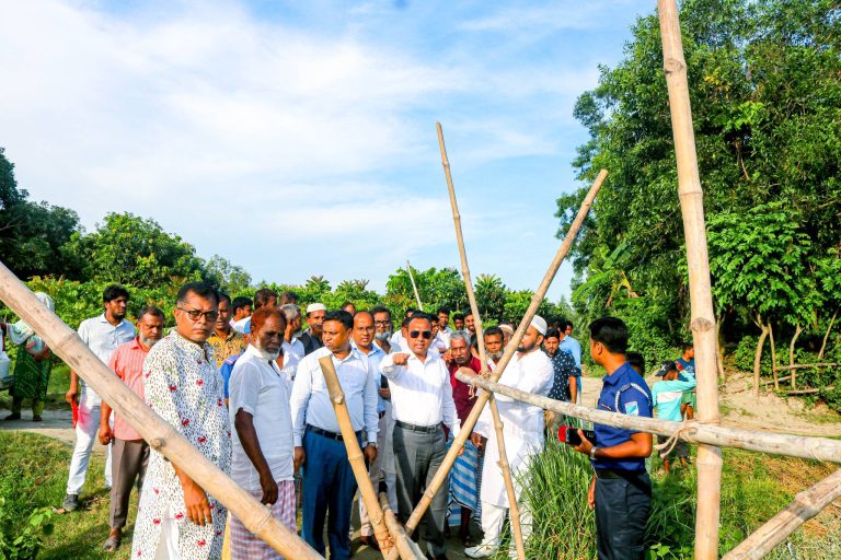 মুন্সীগঞ্জে দীর্ঘদিনের ভরাট হয়ে থাকা রজতরেখা নদী উদ্ধারে তৎপর জেলা প্রশাসন