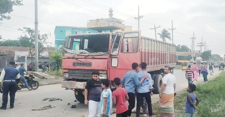 মুন্সীগঞ্জে সিমেন্টবাহী ট্রাকের ধাক্কায় ব্যাটারিচালিত অটোরিকশার দুই যাত্রী নিহত