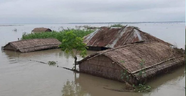 ১১ জেলায় ভয়াবহ বন্যায় মৃতের সংখ্যা বেড়ে ৫৯