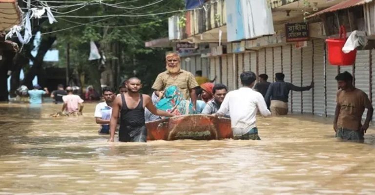 ১১ জেলায় বন্যায় মৃত্যু বেড়ে ২৩, ক্ষতিগ্রস্ত ৫৫ লাখেরও বেশি মানুষ