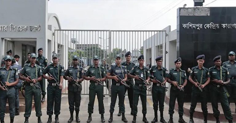 কাশিমপুর কারাগার থেকে ২০৯ বন্দির পালায়ন, গুলিতে নিহত ৬